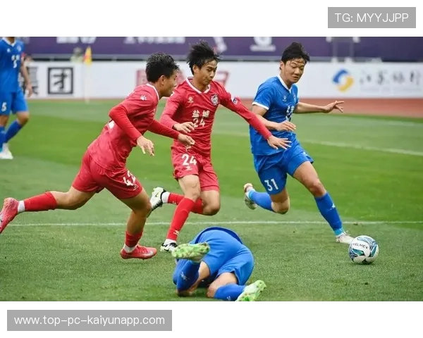 球员在中超中实现关键救场表现被球迷称赞，中超球员入场