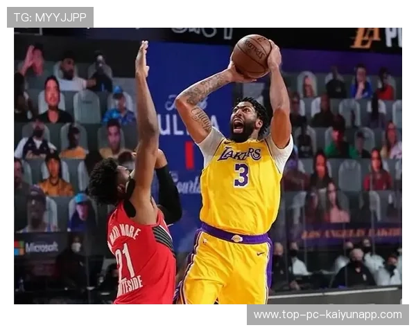 安东尼·戴维斯封盖对手,湖人防守如铁墙 安东尼·戴维斯封盖对手,湖人防守如铁墙