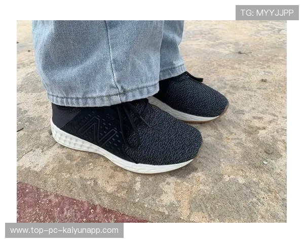 专家提醒:鞋底缓冲与防滑性能是老年运动关键装备 专家提醒:鞋底缓冲与防滑性能是老年运动关键装备